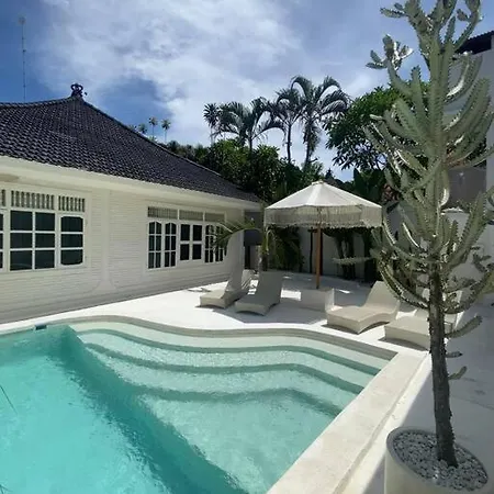 Villa El Nis - Legian - 4 Bedroom - 4 Bathroom - Luxury