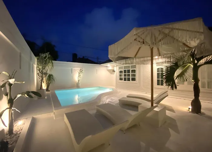 El Nis - - 4 Bedroom - 4 Bathroom - Luxury Villa Legian (Bali)