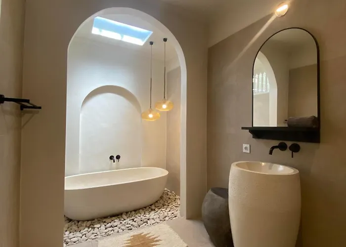 El Nis - - 4 Bedroom - 4 Bathroom - Luxury