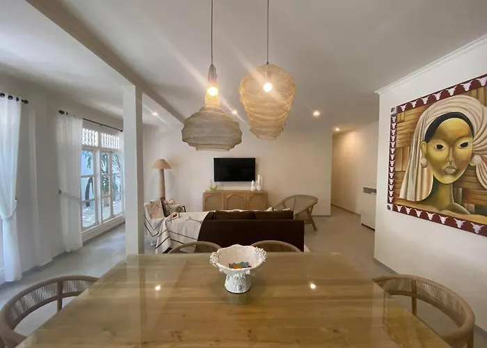 El Nis - - 4 Bedroom - 4 Bathroom - Luxury